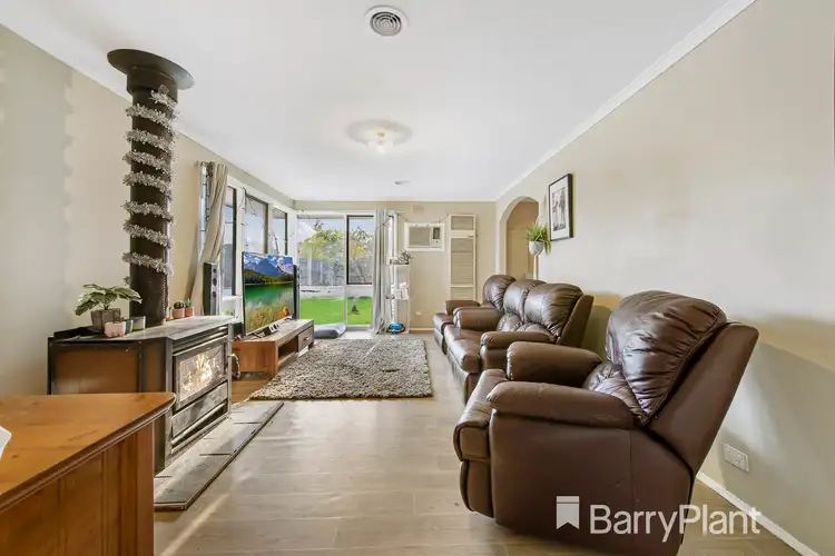 Fourth view of Homely house listing, 8 Windsor Place, Melton West VIC 3337