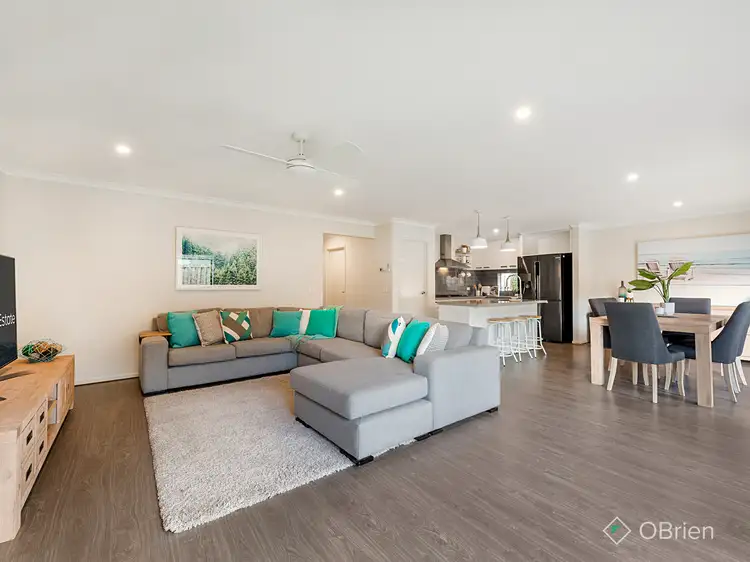 34 Aquatic Drive, Cranbourne West VIC 3977