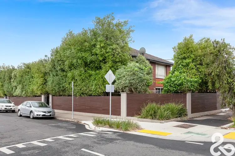 8/22 Smith Street, Thornbury VIC 3071