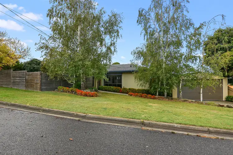 1 Lambhill Crescent, Highton VIC 3216