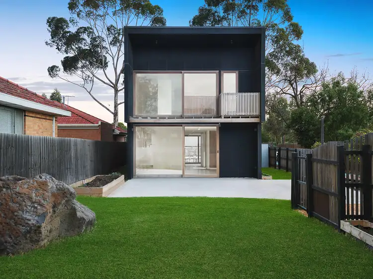 31 Cypress Avenue, Brooklyn VIC 3012
