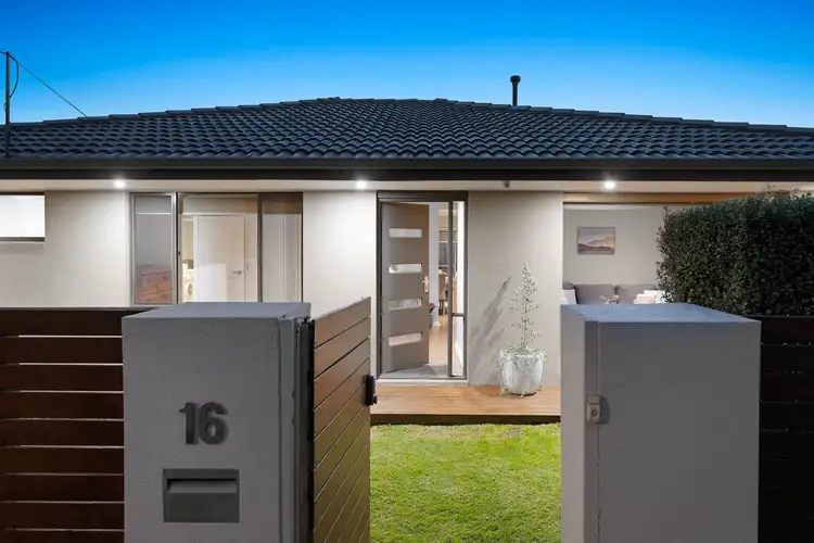 16 Alleyne Avenue, Bonbeach VIC 3196