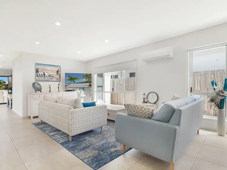 6 Macintyre Crescent, Pelican Waters QLD 4551