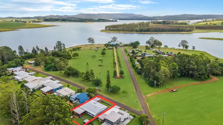 5 Lakeside Drive, Yungaburra QLD 4884