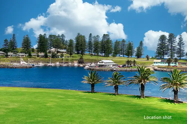 Sixth view of Homely semi-detached listing, 4B Henley Avenue, Kiama NSW 2533