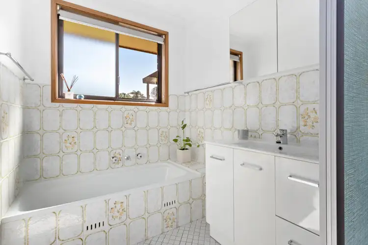 Sixth view of Homely house listing, 27 Capri Close, Belmont NSW 2280