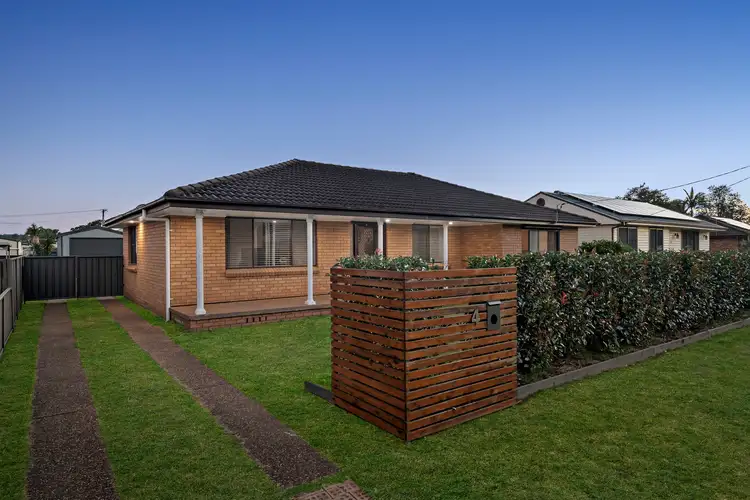 4 Tenth Street, Weston NSW 2326