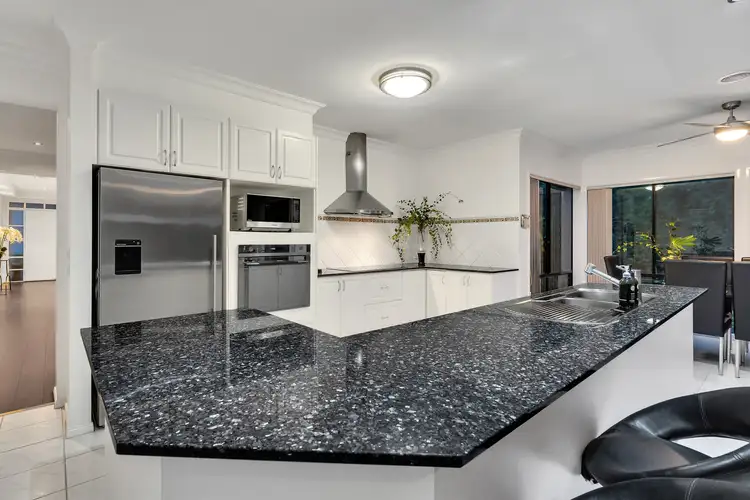 Fifth view of Homely house listing, 8 Grandview Boulevard, Craigieburn VIC 3064