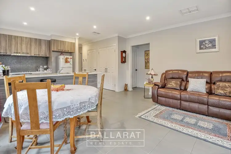Third view of Homely house listing, 2/6 Shamrock Court, Maryborough VIC 3465