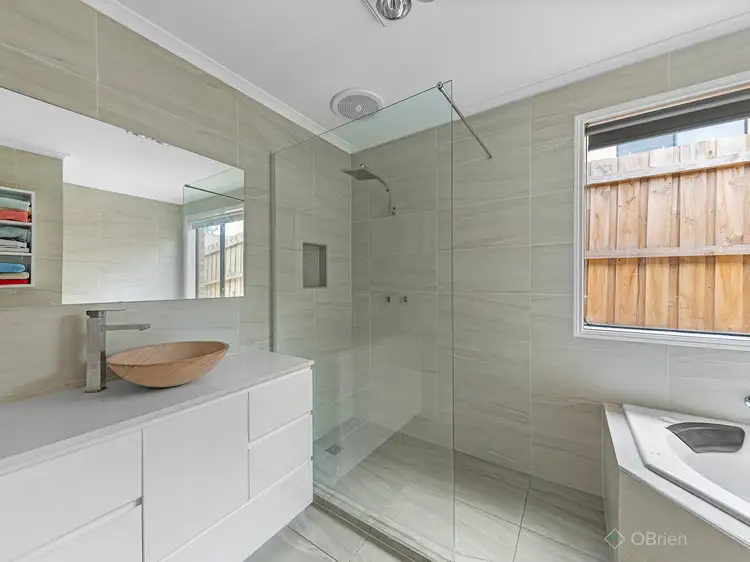 Fifth view of Homely house listing, 39 Highfielde Avenue, Berwick VIC 3806