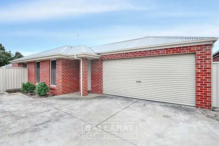 2/322 Larter Street, Golden Point VIC 3350