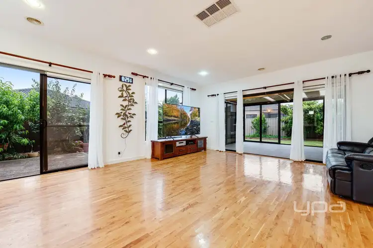 Sixth view of Homely house listing, 8 Gully Way, Craigieburn VIC 3064