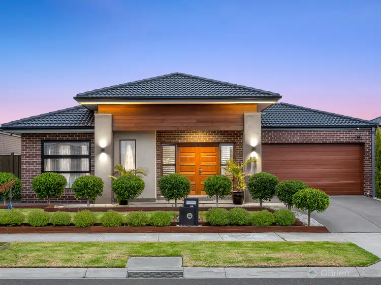 19 Turano Way, Clyde North VIC 3978