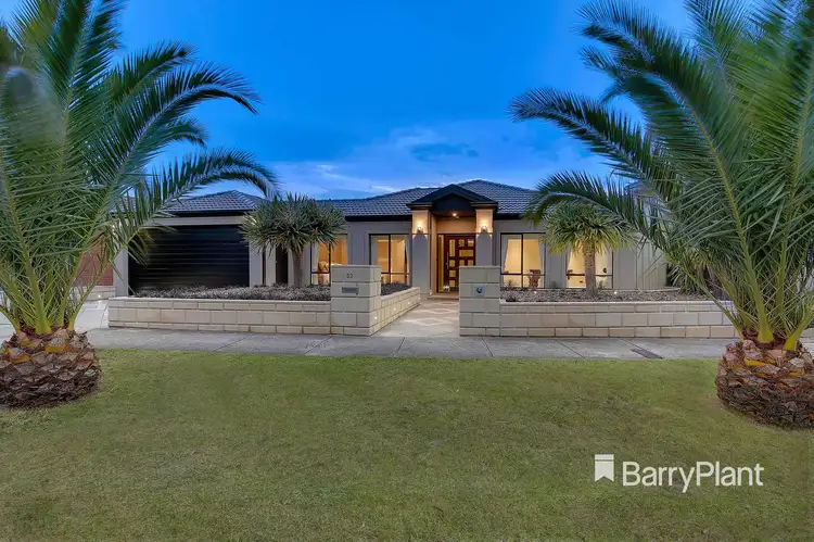 32 Prince Albert Crescent, Taylors Lakes VIC 3038