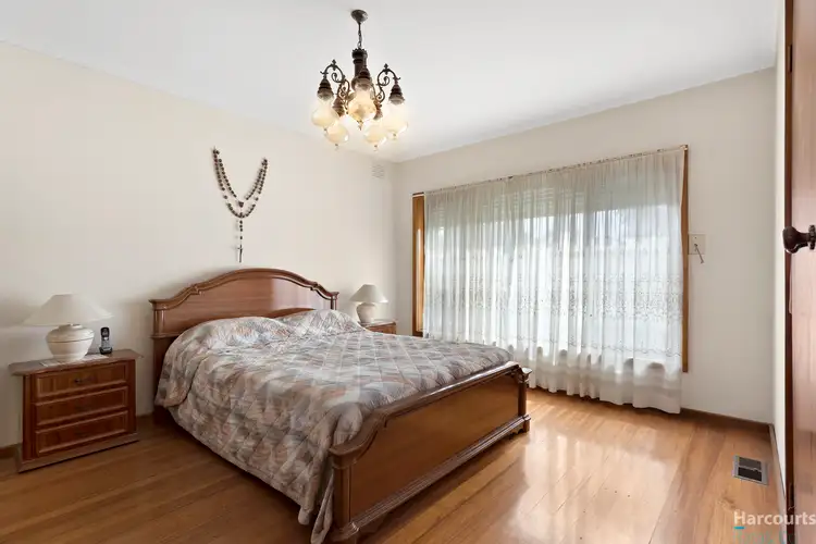 Sixth view of Homely house listing, 2 Bargrove Court, Thomastown VIC 3074