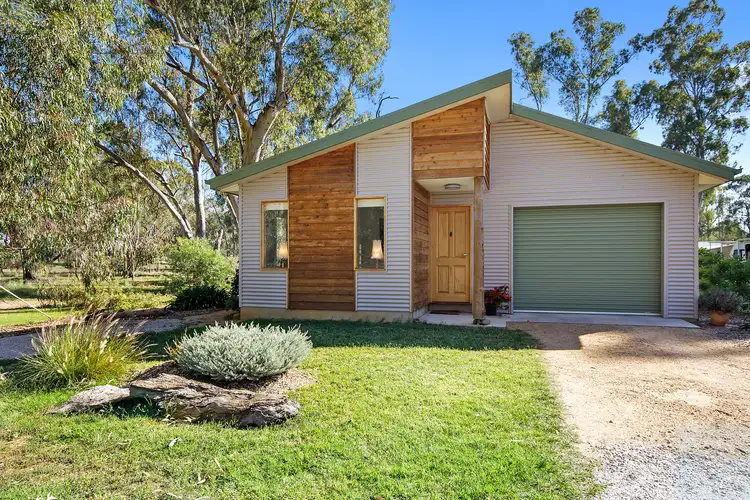 38 Kelly Street, Tocumwal NSW 2714