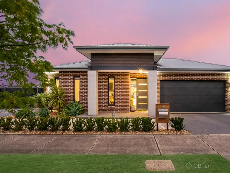 24 Elwood Avenue, Pakenham VIC 3810