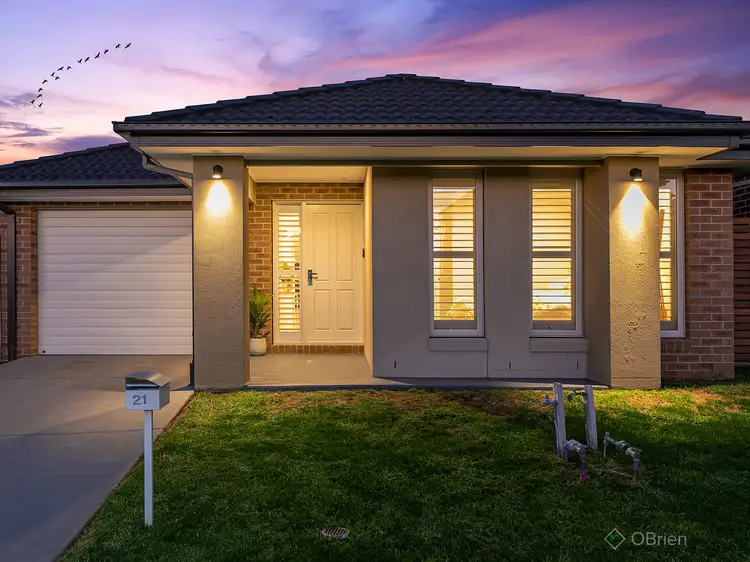 21 Hekela Street, Clyde North VIC 3978
