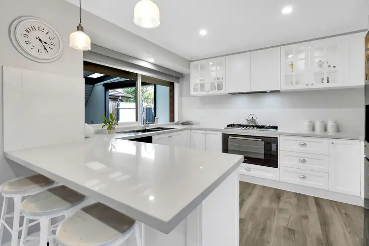 Sixth view of Homely house listing, 6 Winsham Court, Craigieburn VIC 3064