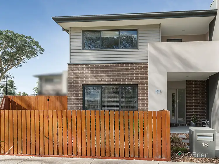 18 Marwood Walk, Keysborough VIC 3173