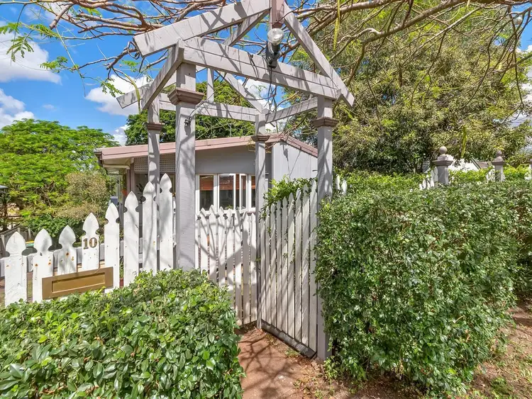 Second view of Homely house listing, 10 Goddard Street, Balmoral QLD 4171