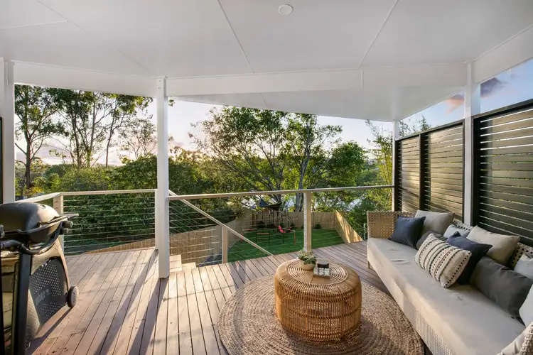 9A Hall Avenue, Norman Park QLD 4170