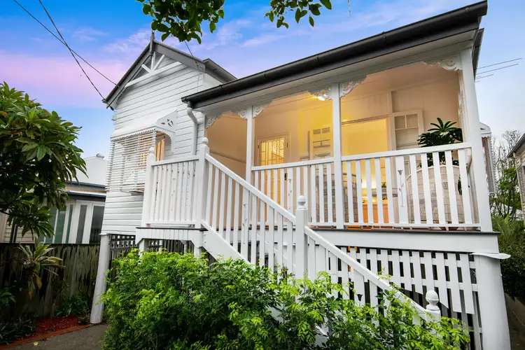 13A Thomas Street, Greenslopes QLD 4120