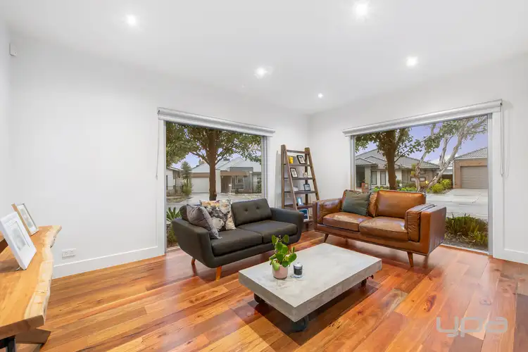 Fifth view of Homely house listing, 8 Etheridge Rise, Caroline Springs VIC 3023