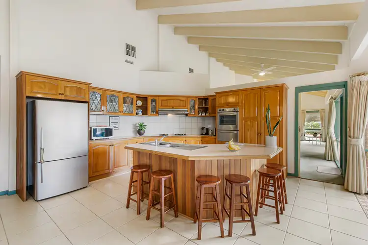 Fifth view of Homely house listing, 2 Fiat Court, Keilor Downs VIC 3038