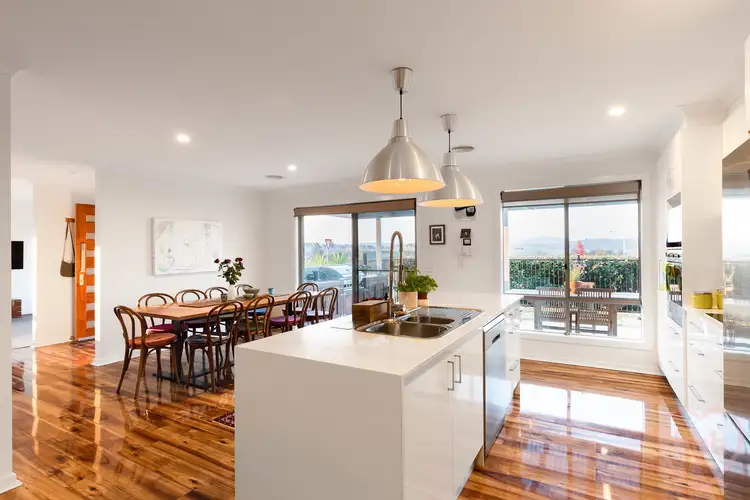 86 Edgeworth Parade, Coombs ACT 2611