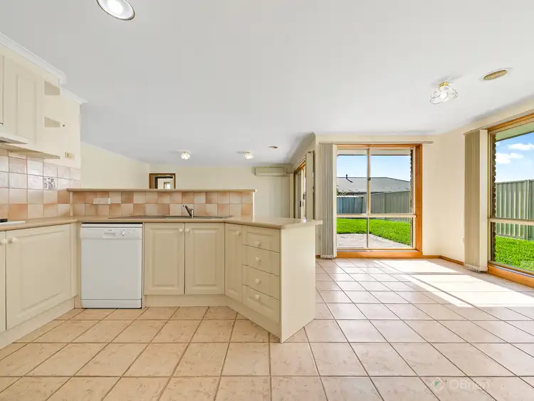 Fifth view of Homely house listing, 8 Highland Crescent, Narre Warren South VIC 3805