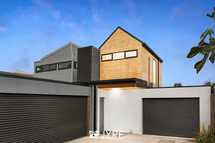 2/5 Madeleine Road, Clayton VIC 3168
