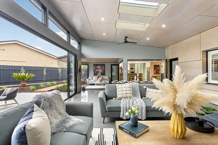 2 Glen Court, Novar Gardens SA 5040