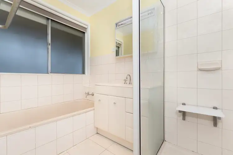 Sixth view of Homely house listing, 8 Chilterns Court, Kealba VIC 3021