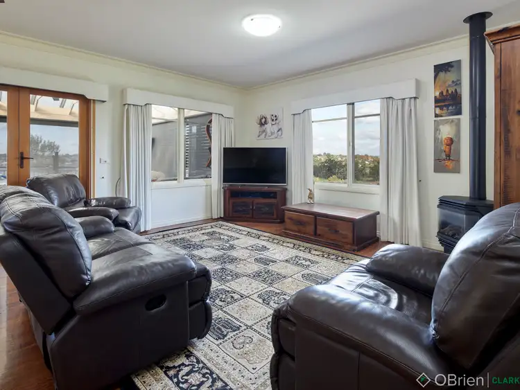Fifth view of Homely house listing, 8 Hakea Court, Drouin VIC 3818