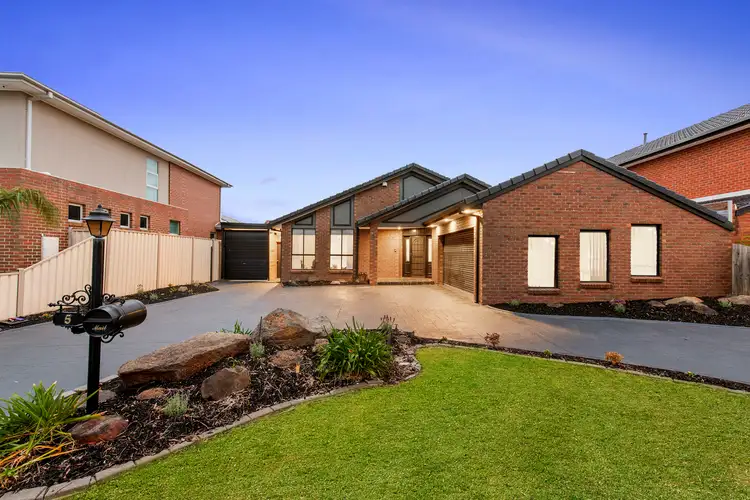 5 Hanslow Way, Taylors Lakes VIC 3038