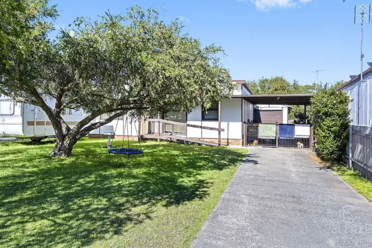 64 Chelmsford Road, Lake Haven NSW 2263