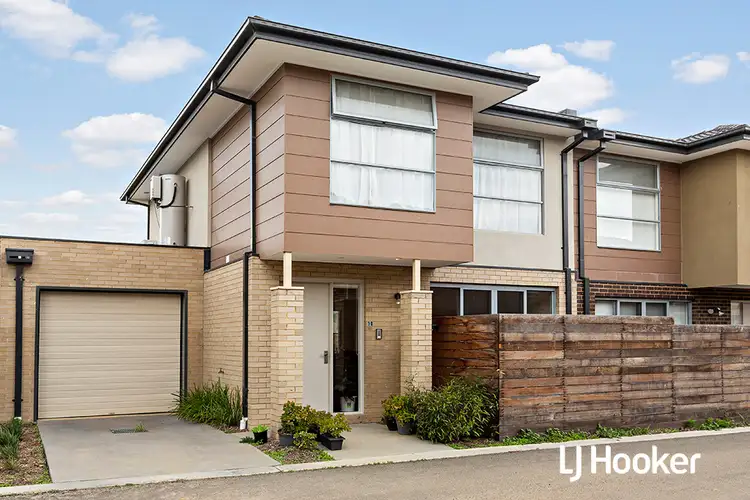 10 Emica Parade, Knoxfield VIC 3180