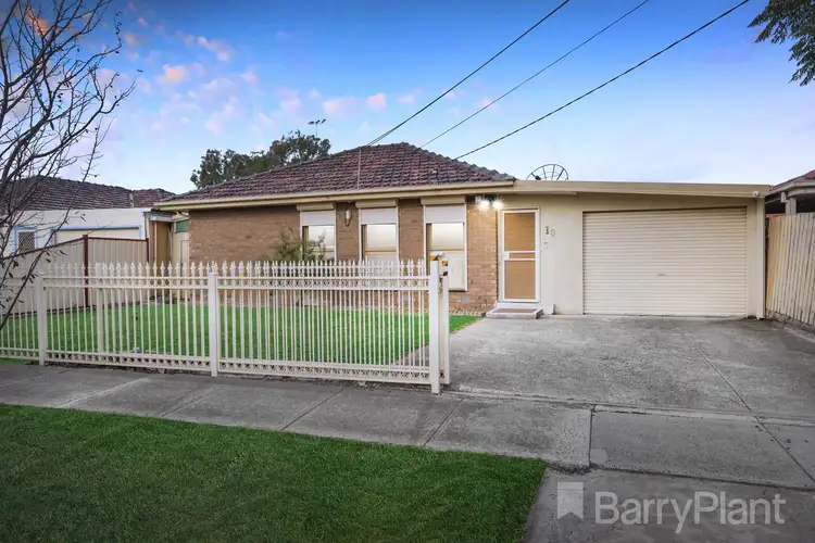 10 Dundee Street, St Albans VIC 3021