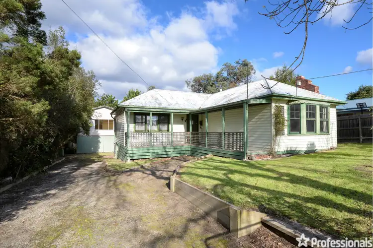 8 Reid Street, Wesburn VIC 3799