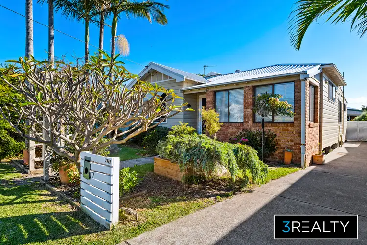17 Swan Street, Marks Point NSW 2280