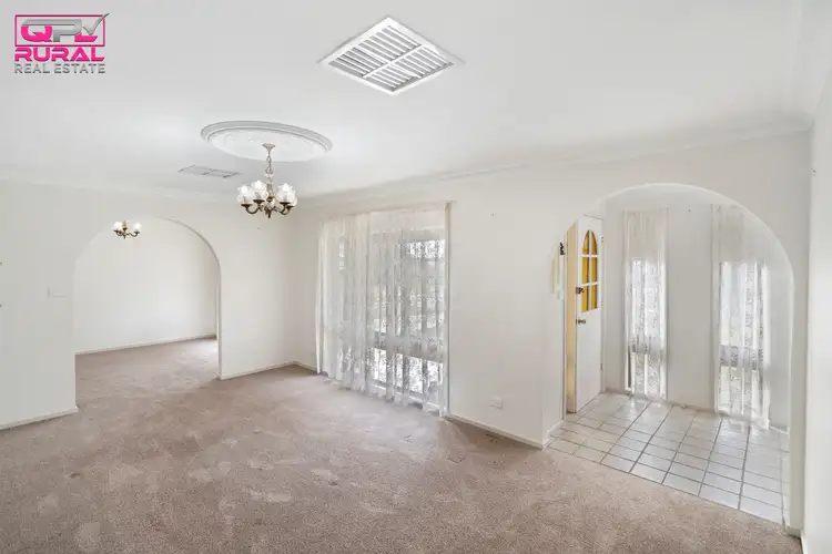 Sixth view of Homely house listing, 10 Japonica Place, Narrandera NSW 2700