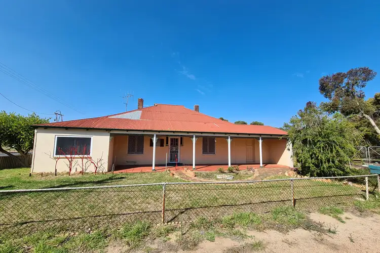 1 Bokarup Street, Katanning WA 6317