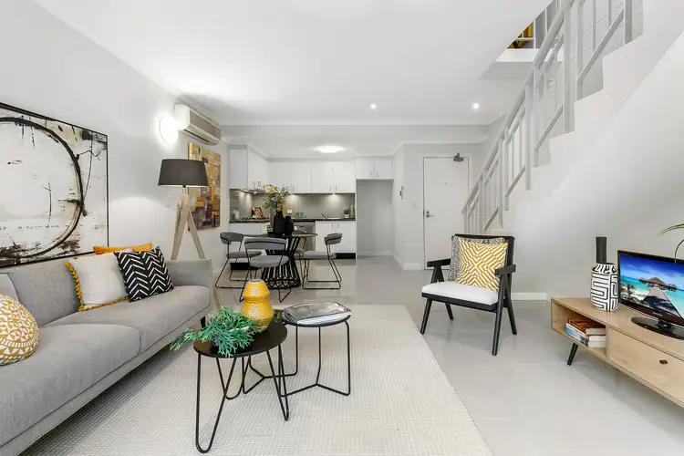 Third view of Homely apartment listing, 2/10 Cassins Avenue, North Sydney NSW 2060
