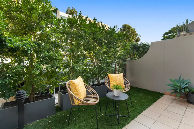 Fourth view of Homely apartment listing, 2/10 Cassins Avenue, North Sydney NSW 2060