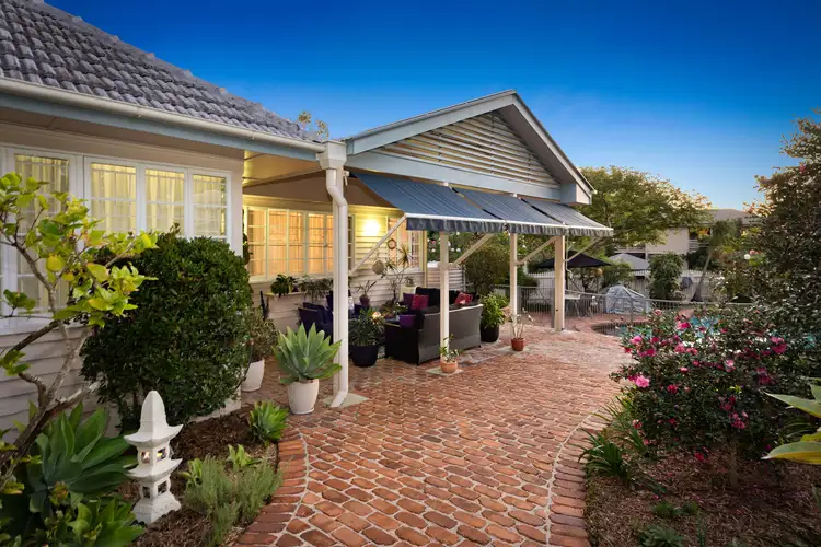 54 Octantis Street, Coorparoo QLD 4151
