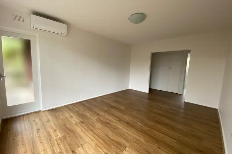 9/10 Albert Avenue