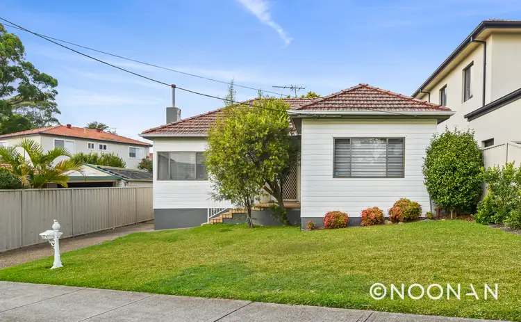 1 Highland Road, Peakhurst NSW 2210