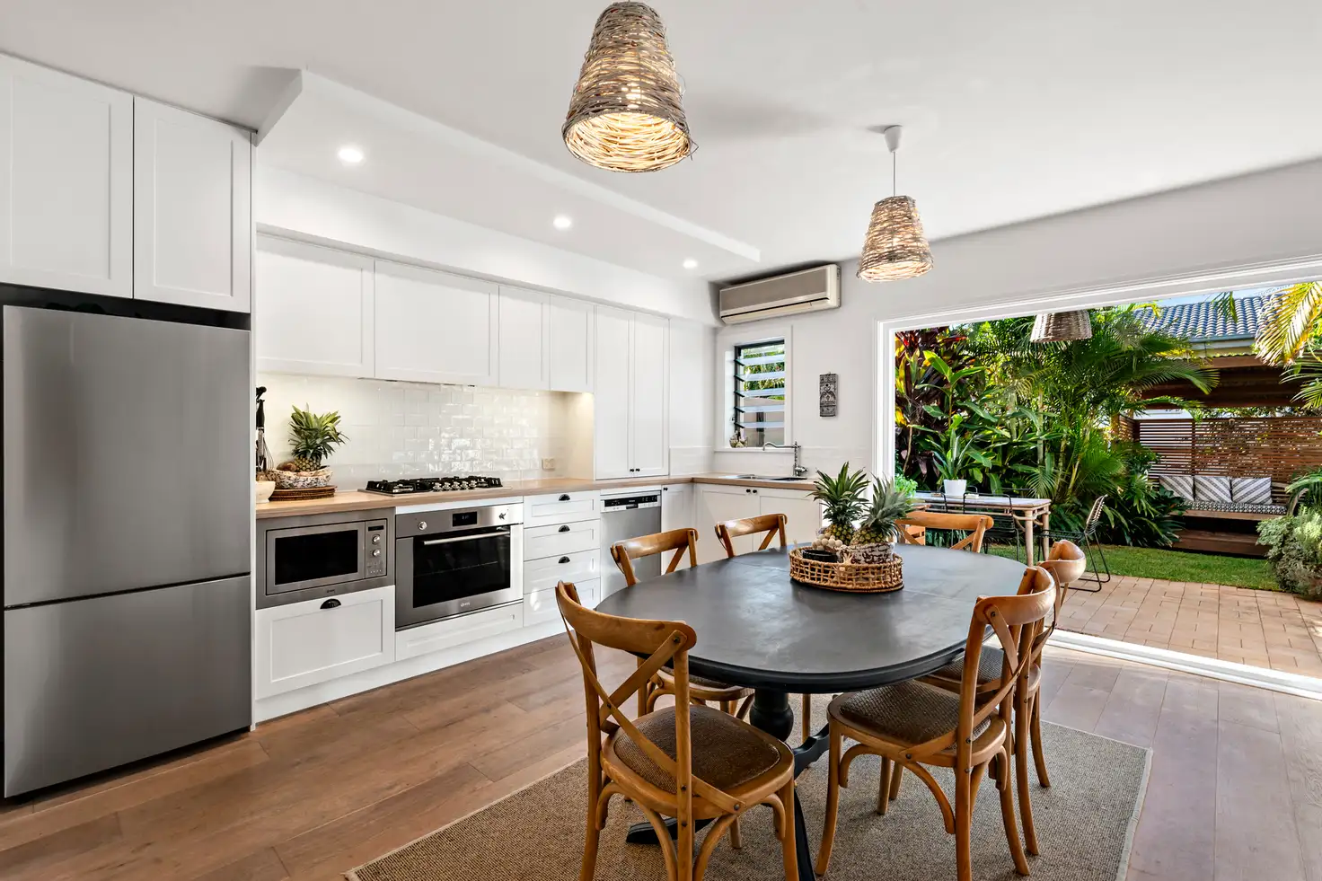 Main view of Homely townhouse listing, 2/192-194 Ocean Street, Narrabeen NSW 2101