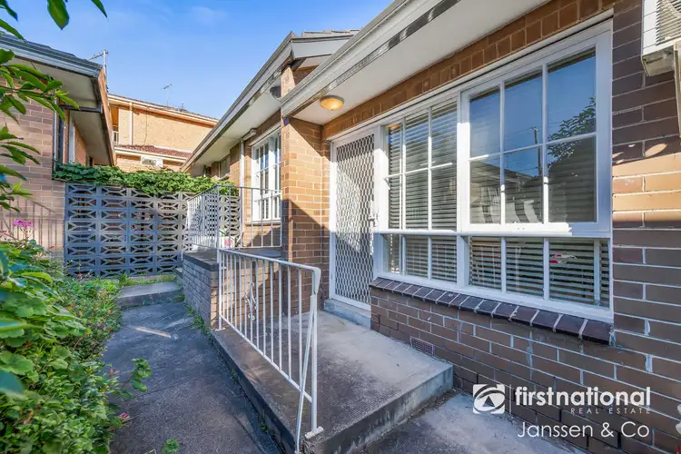 4/4 Waverley Road, Chadstone VIC 3148